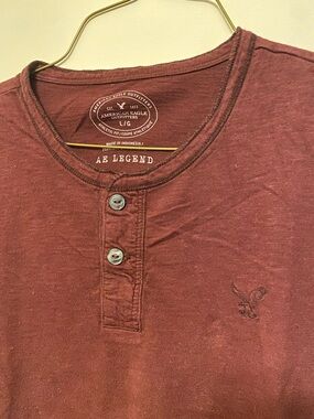 Men’s Short Sleeve American Eagle Shirt - Burgundy, size large
